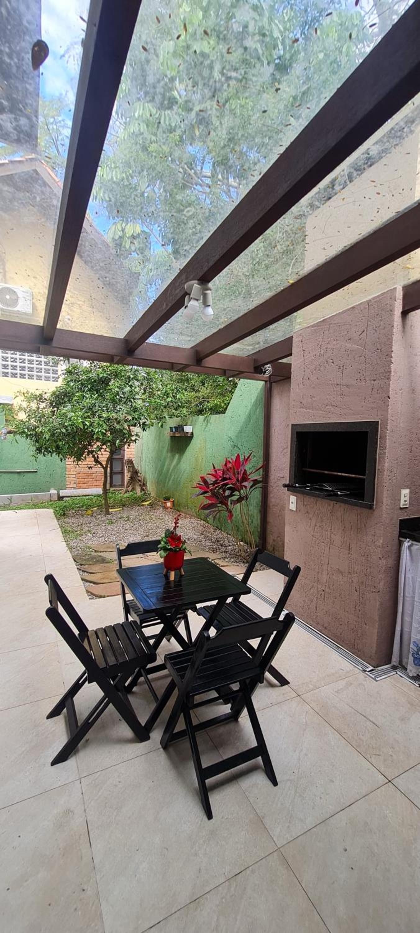 Casa em Floripa perto do mar praia Canasvieiras