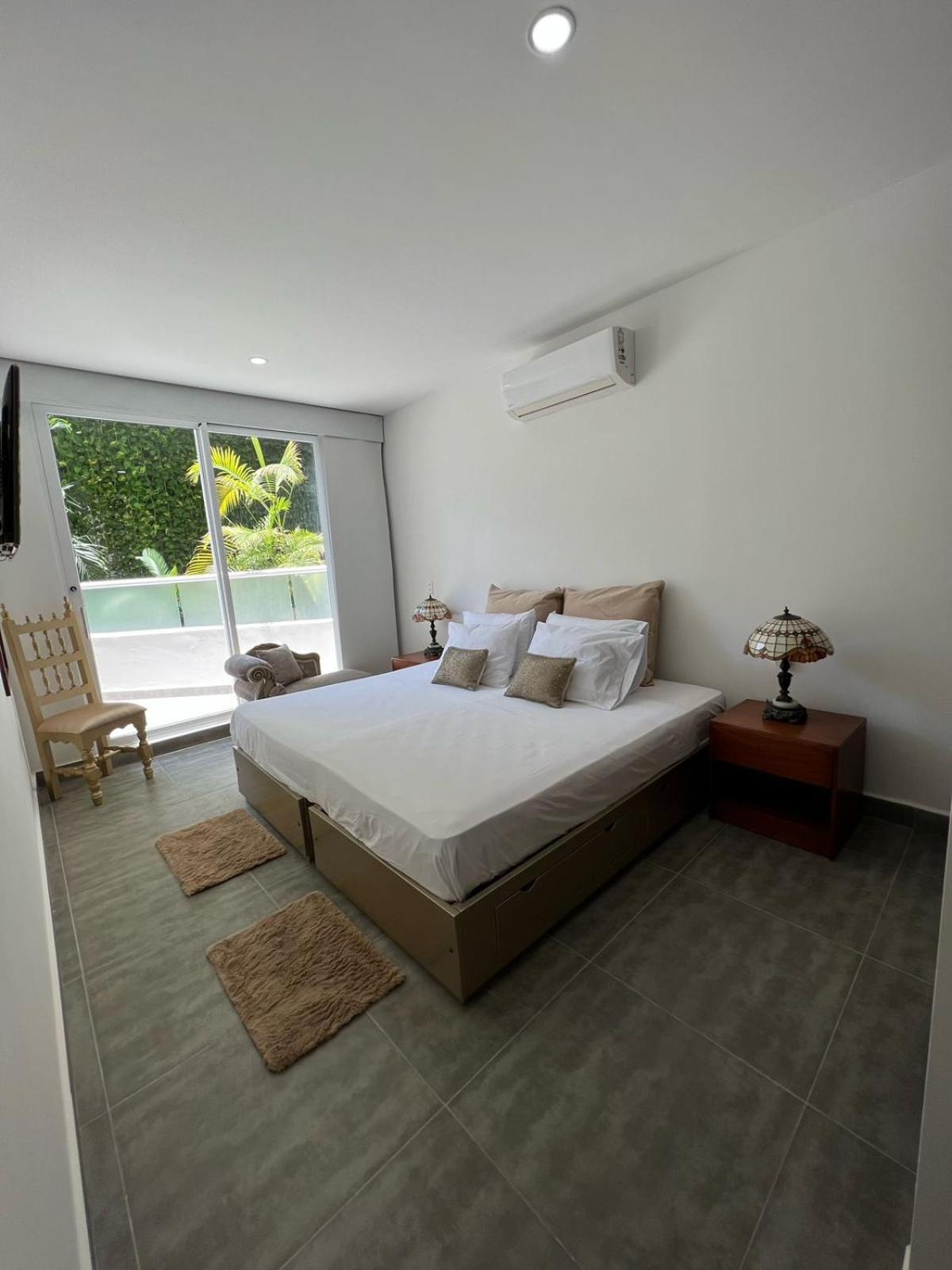 Cerca al Hotel Americas Ctgna Spiaggia Morros Piscina playa