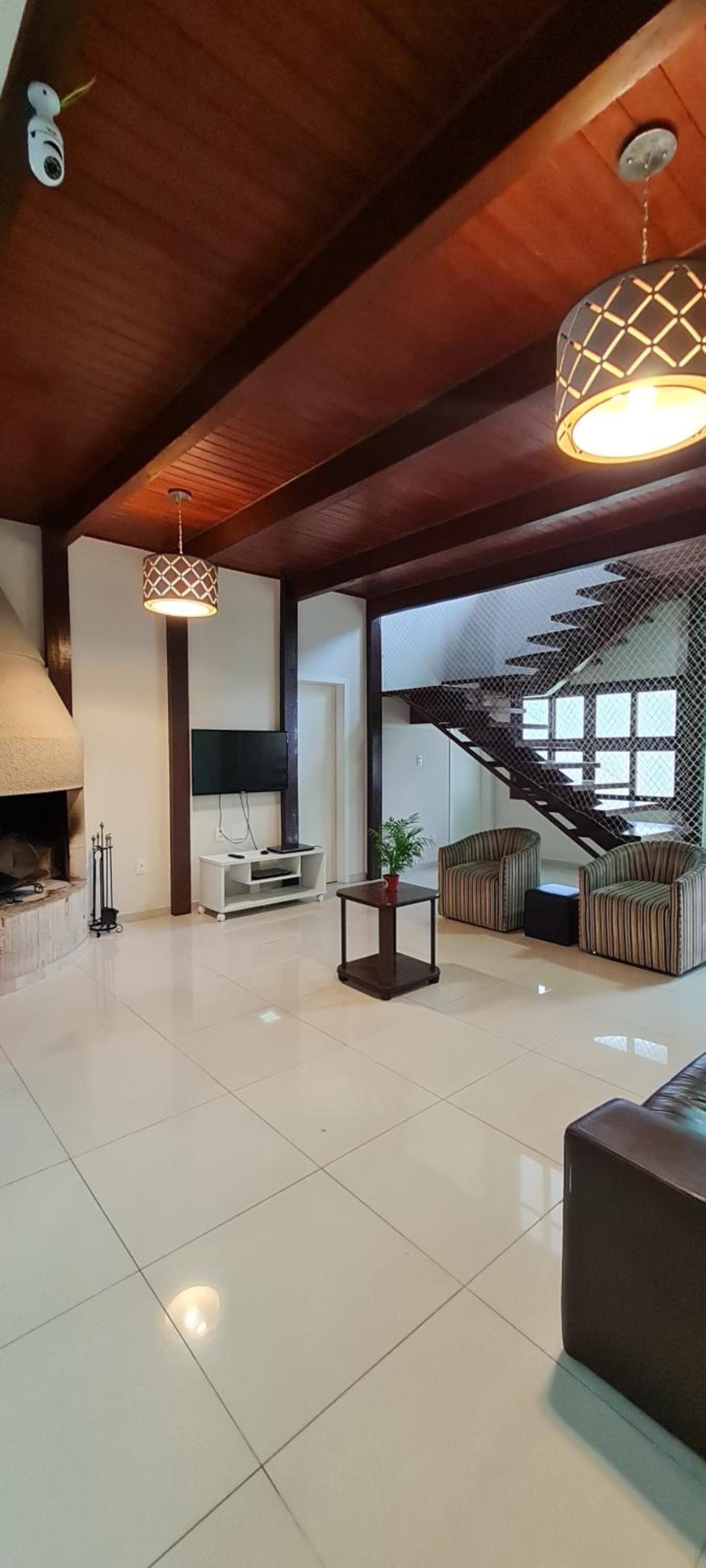 Casa em Floripa perto do mar praia Canasvieiras