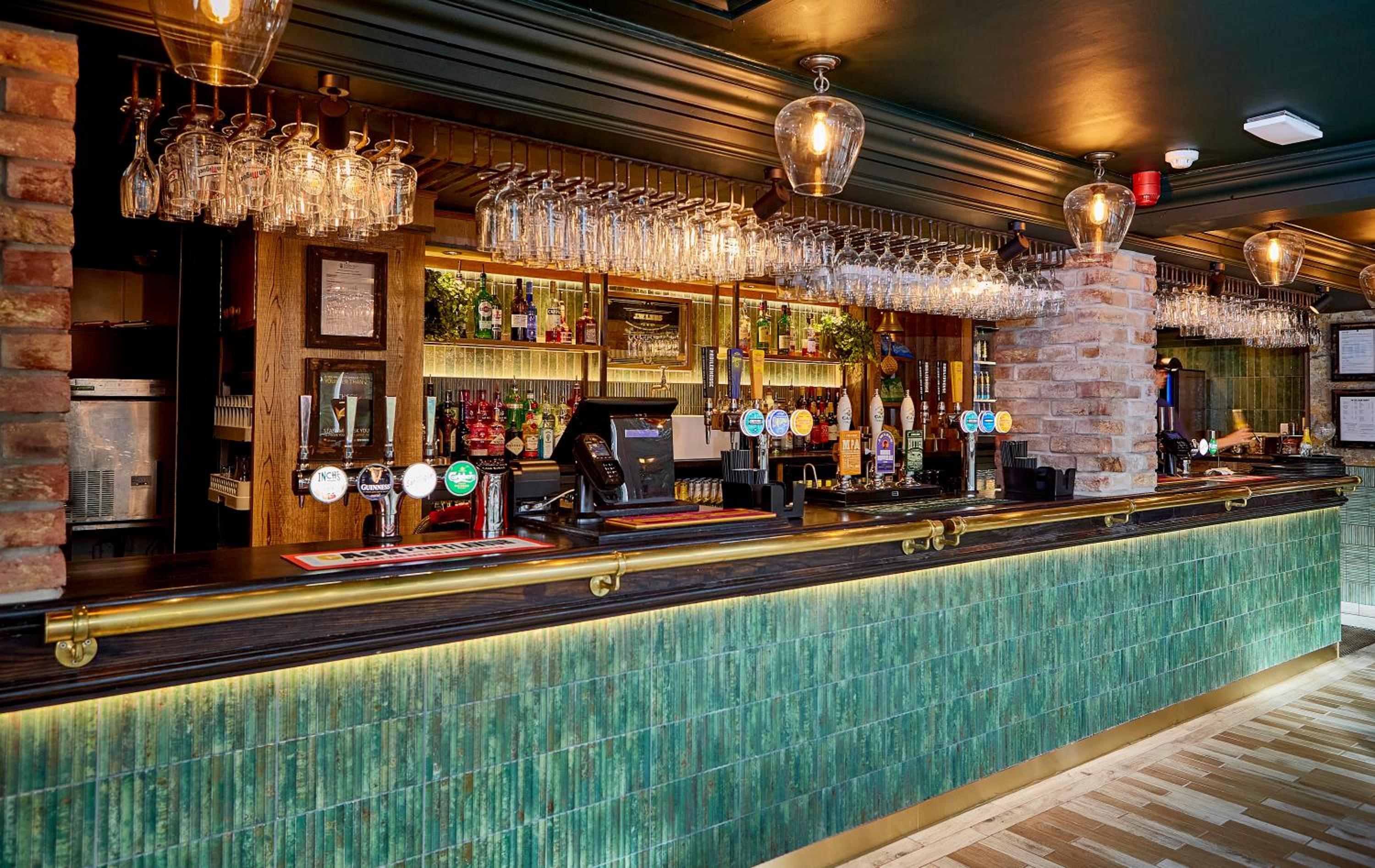 The Boathouse Inn & Riverside Rooms