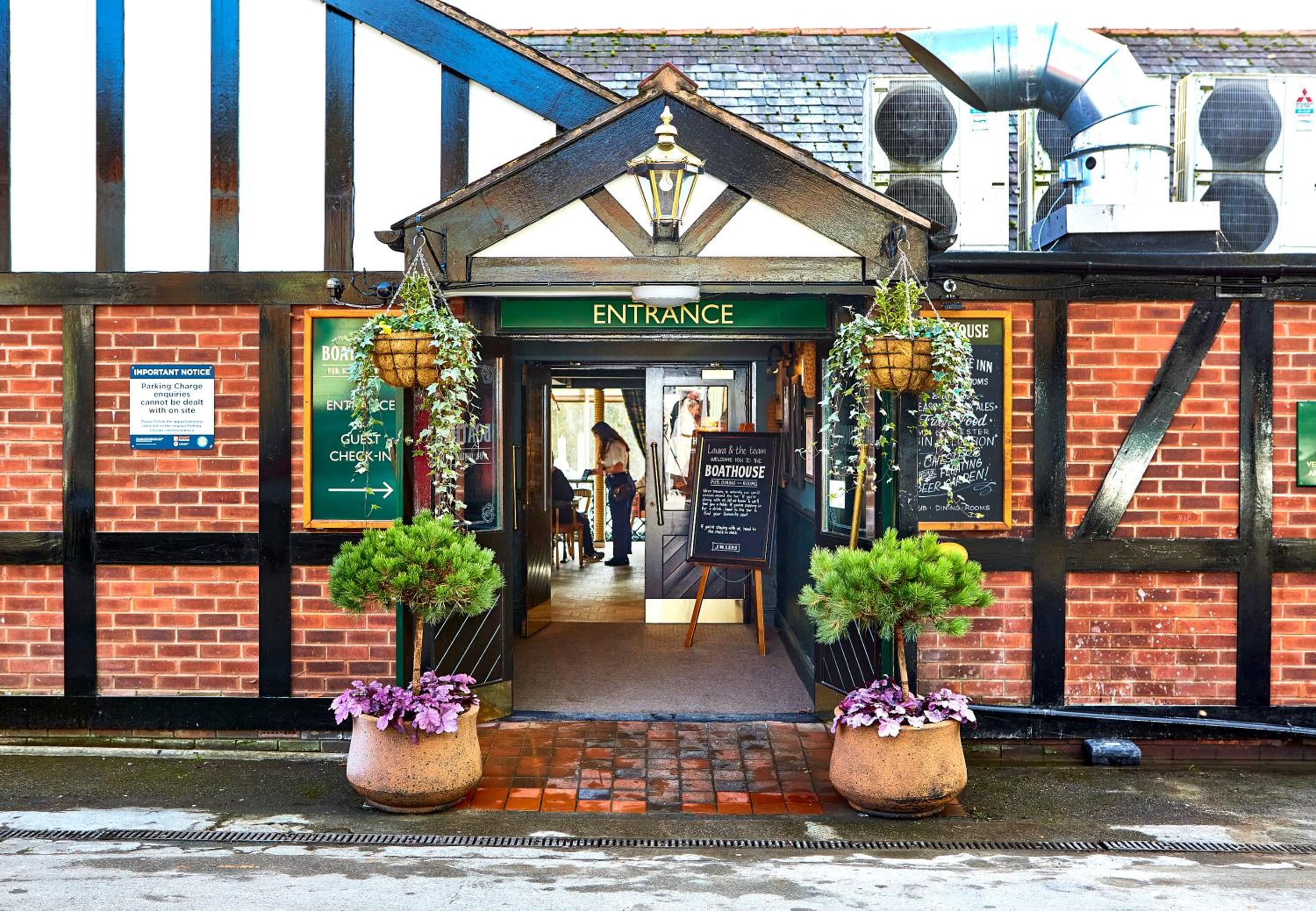 The Boathouse Inn & Riverside Rooms
