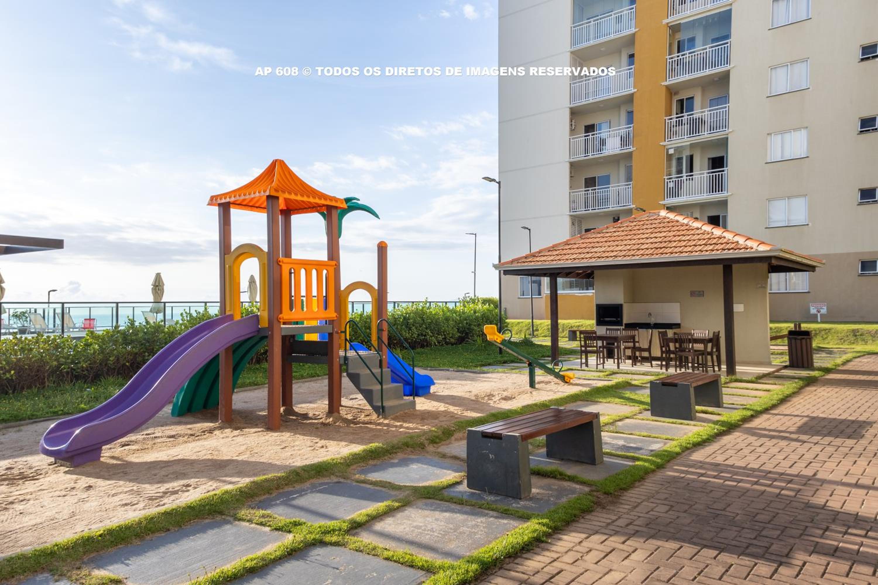 Aptos completo com vista mar pé na areia em Barra Velha em condomínio Resort com Spa, Piscina, quadra de futebol, Sala de jogos, brinquedoteca, Complexo co