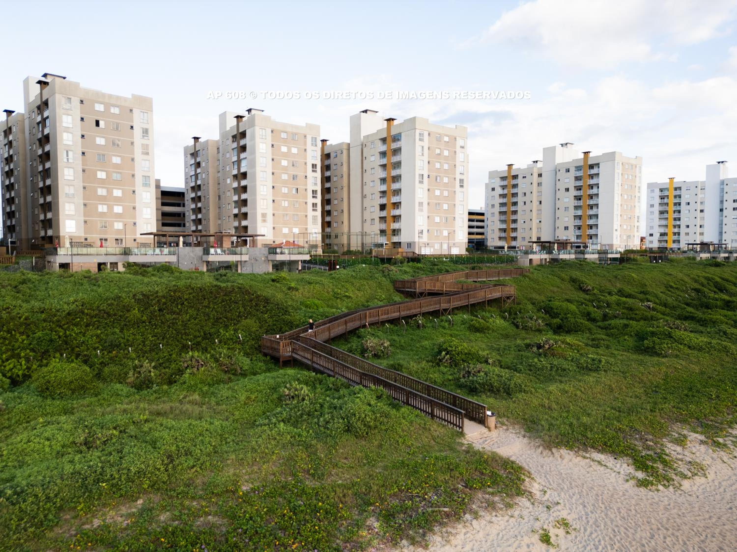Aptos completo com vista mar pé na areia em Barra Velha em condomínio Resort com Spa, Piscina, quadra de futebol, Sala de jogos, brinquedoteca, Complexo co