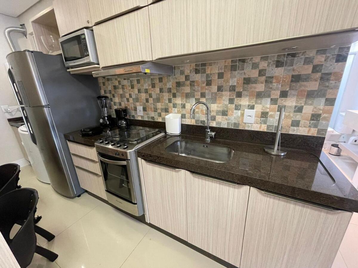 cód 25 · Apartamento á poucos passos do mar