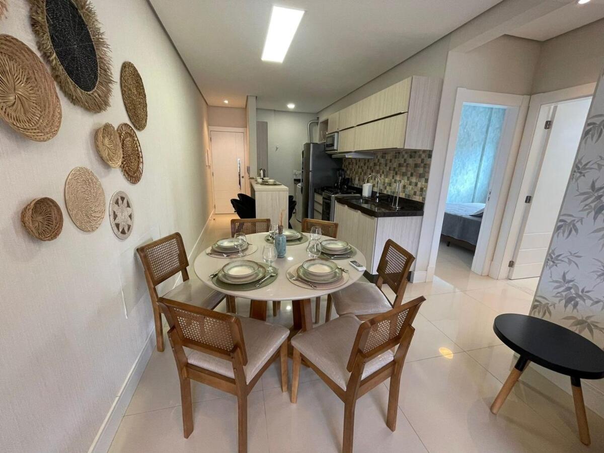 cód 25 · Apartamento á poucos passos do mar