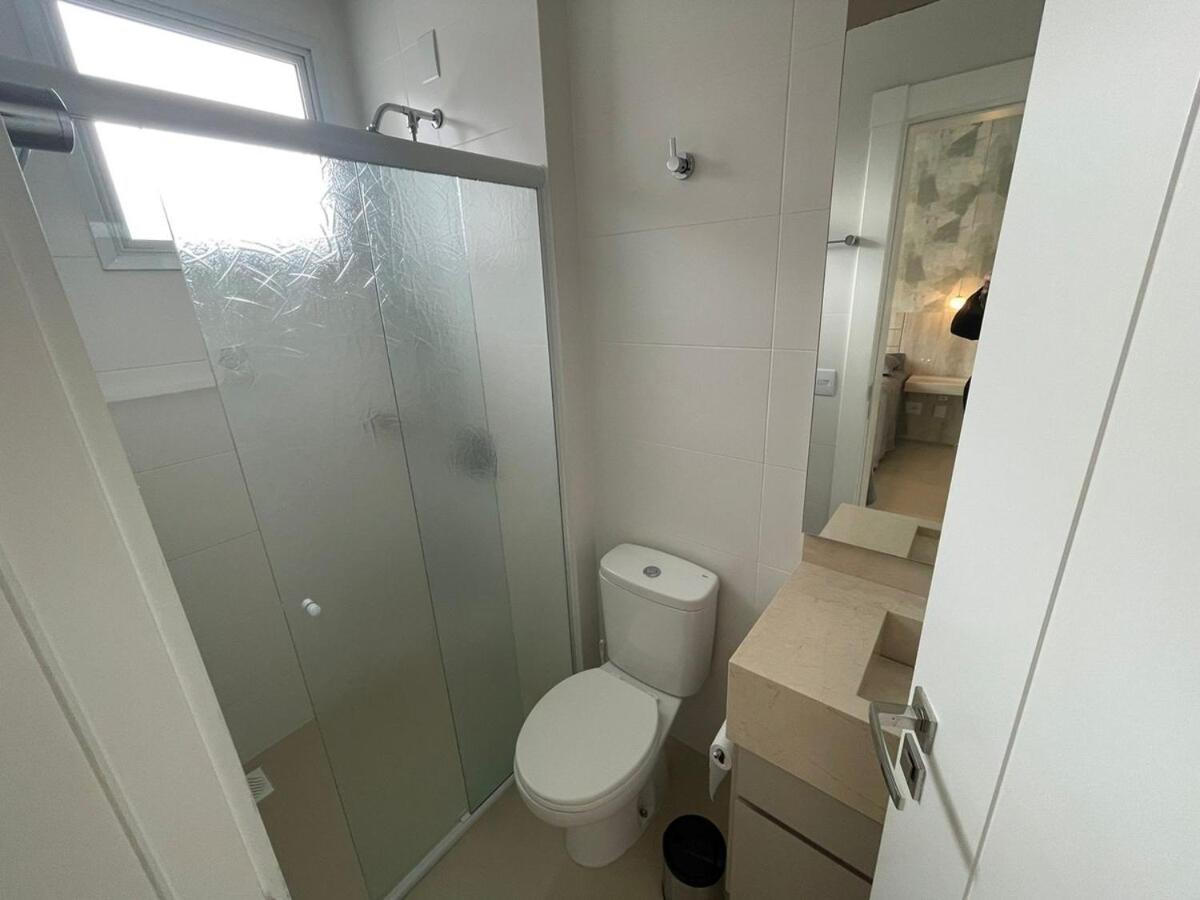cód 25 · Apartamento á poucos passos do mar