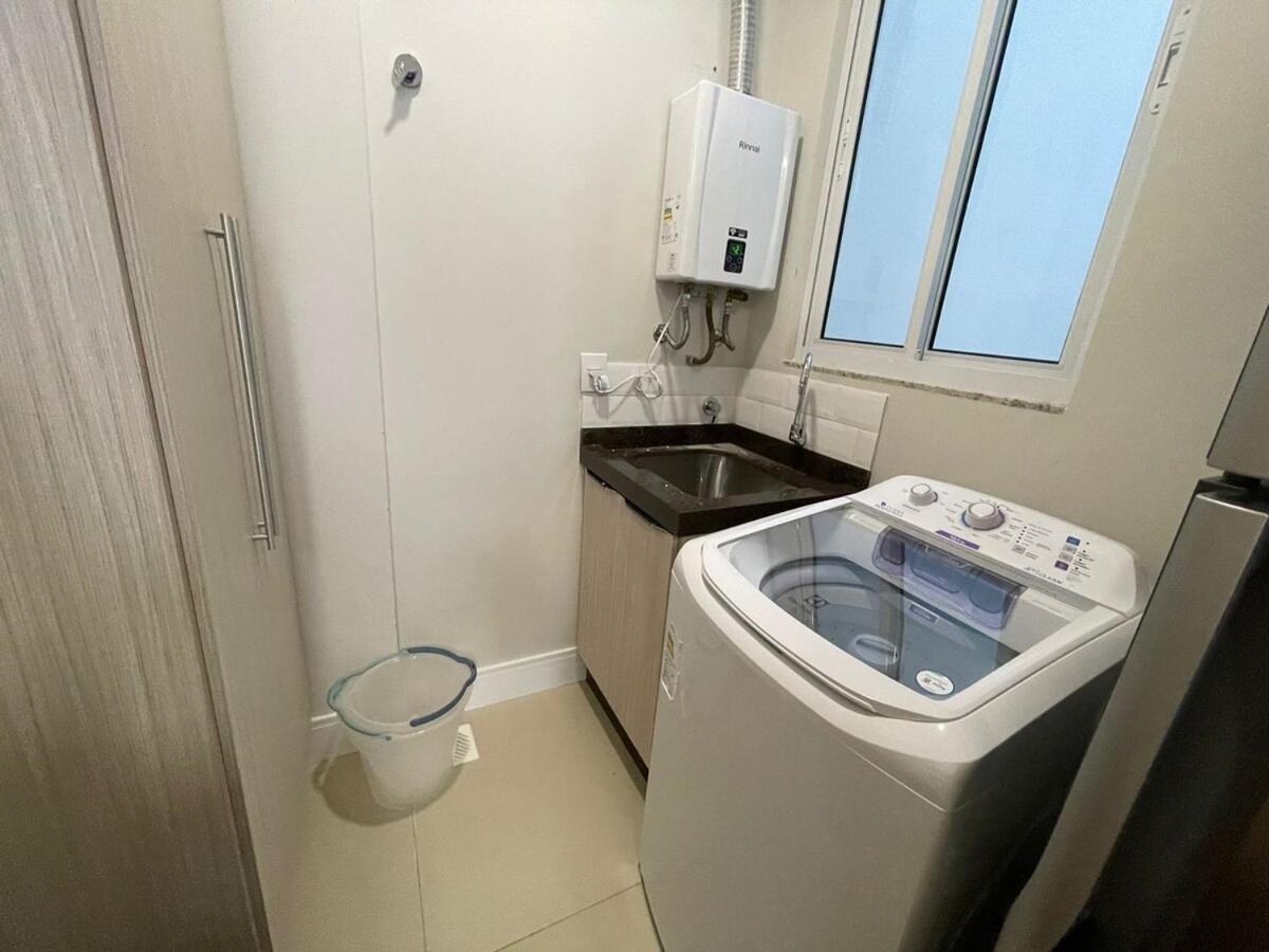 cód 25 · Apartamento á poucos passos do mar