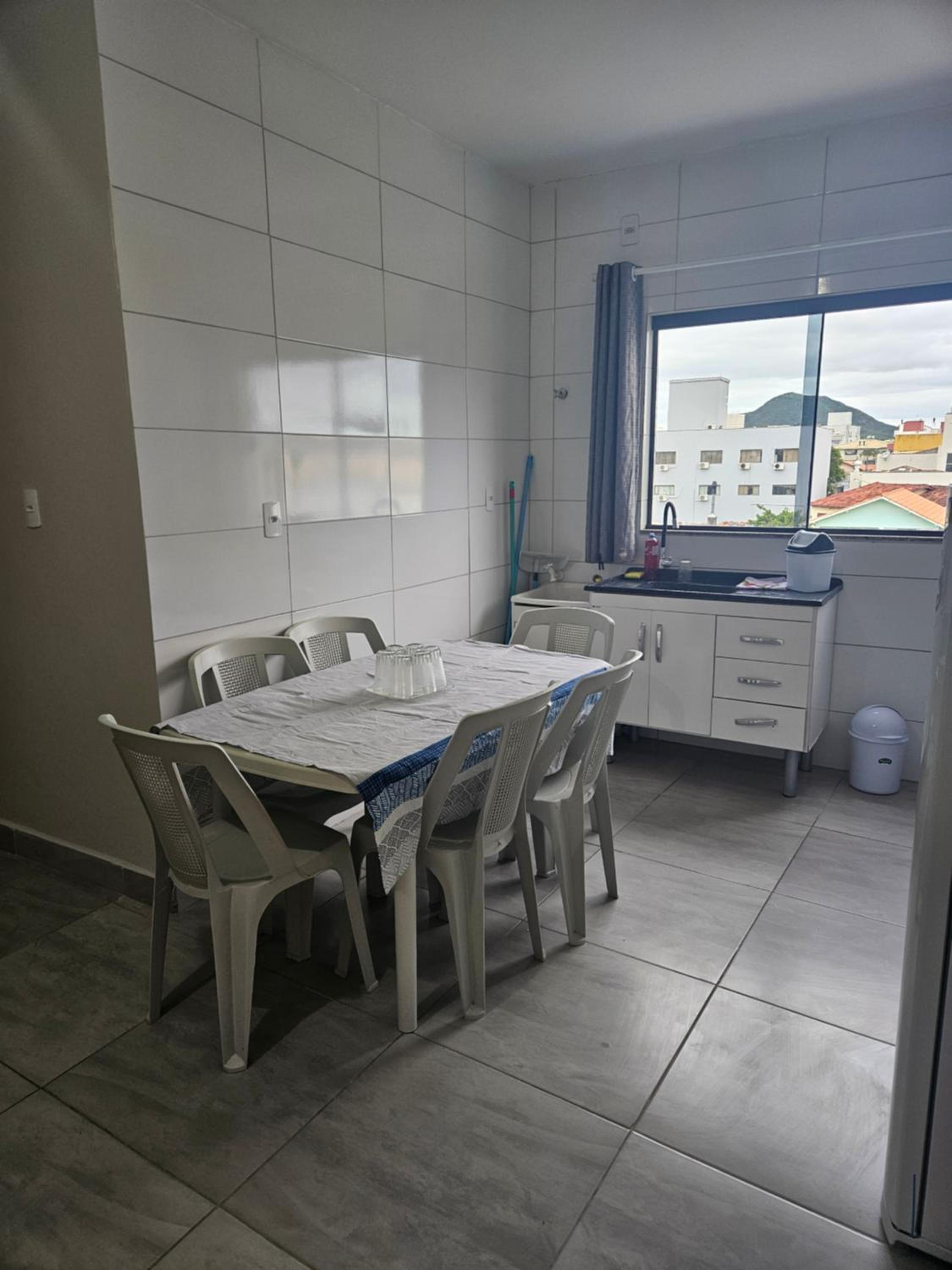 1 apartamento 400 metros da praia no centro dos ingleses