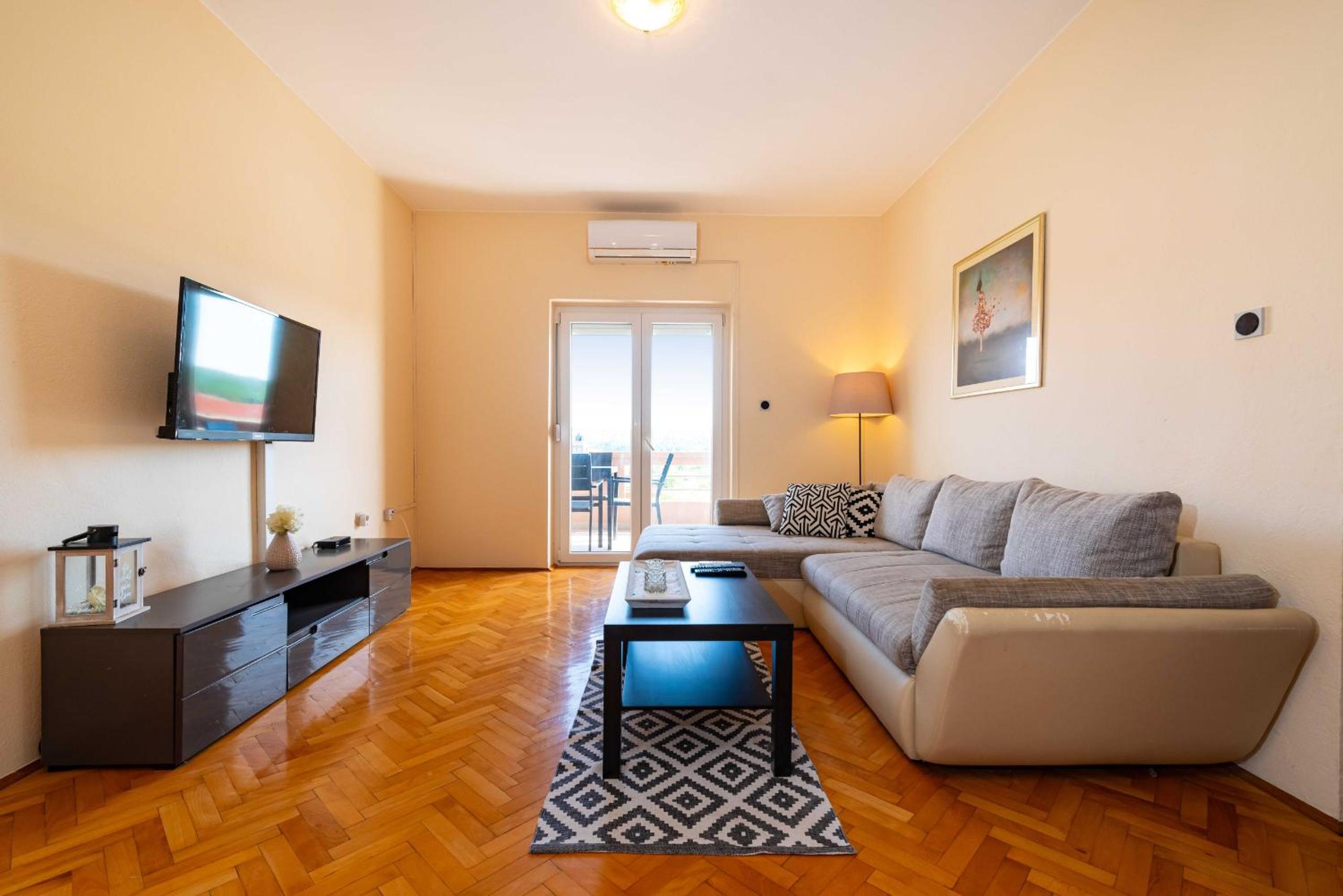 MY DALMATIA - Sea view apartment Nika with private parking view 4
