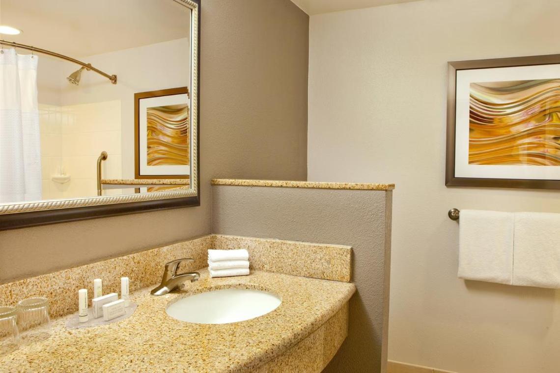 Gettysburg Vacations - Courtyard by Marriott Gettysburg - Property Image 4