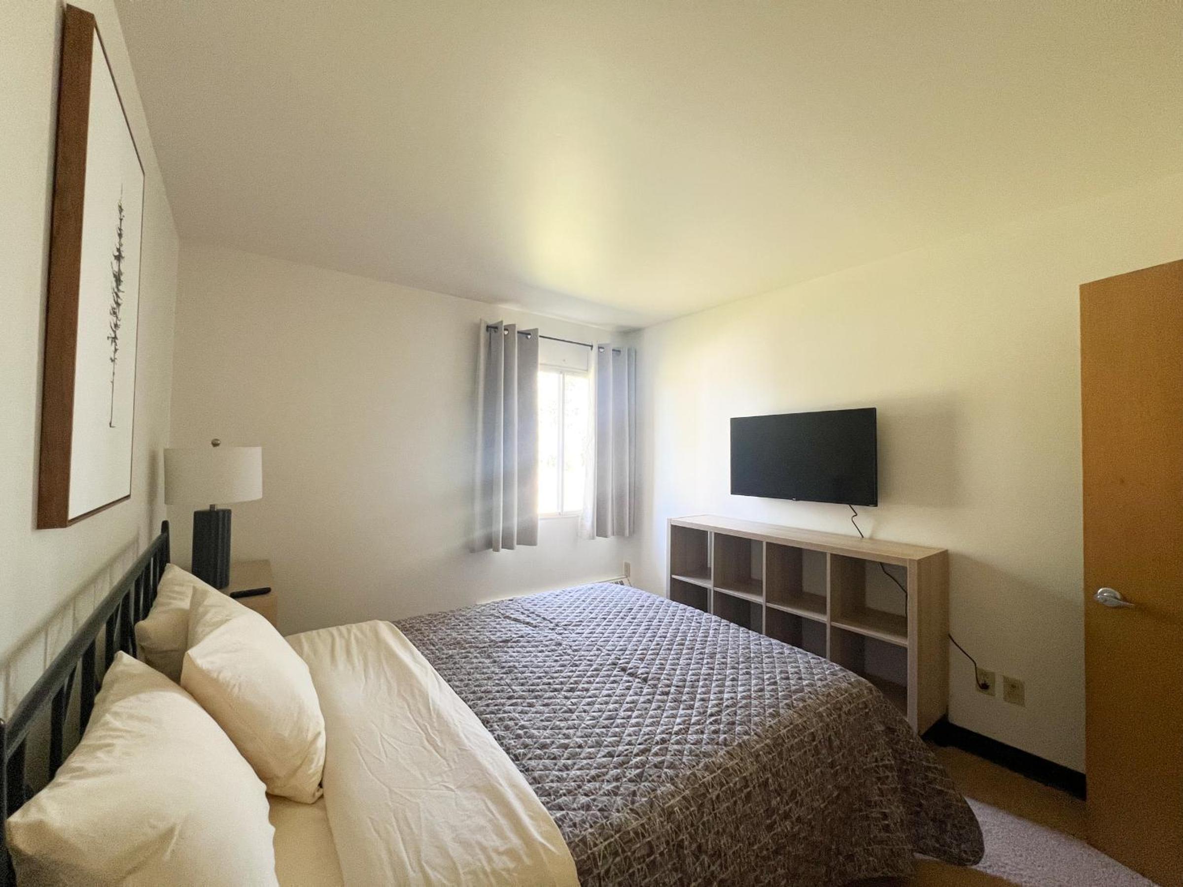 WorkStay Lodging - Spy Hill, SK - Near Esterhazy, Rocanville & Potash Mine Sites