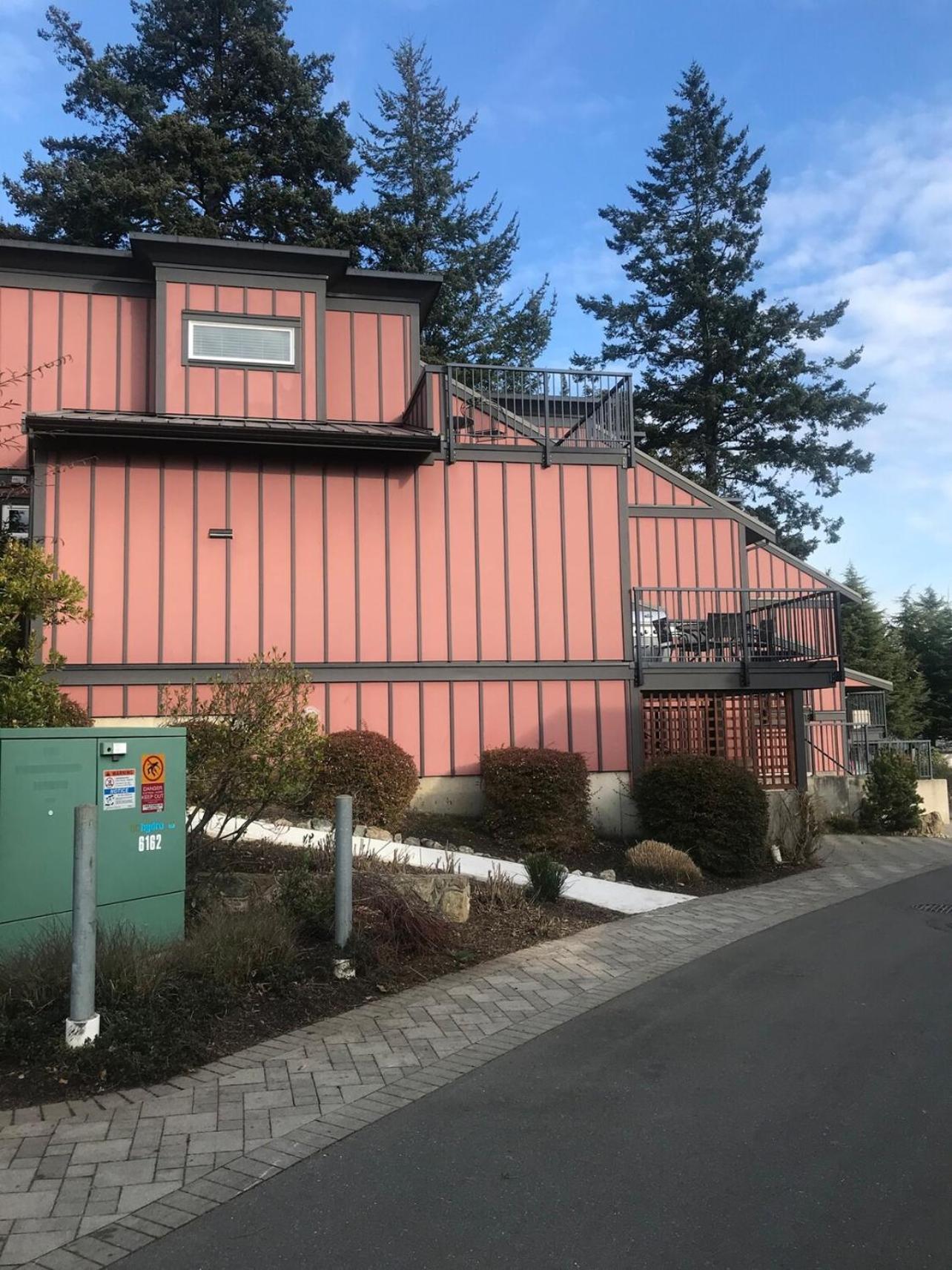 Sooke Vacations - Sooke Harbour Townhouse - Property Image 5