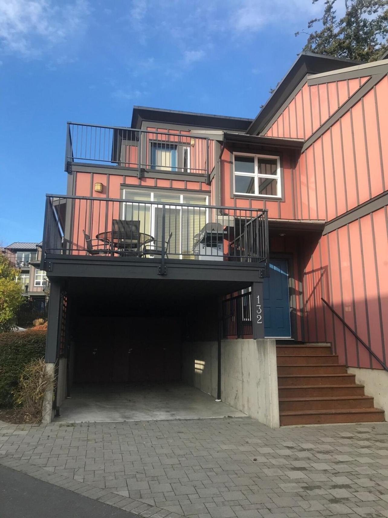 Sooke Vacations - Sooke Harbour Townhouse - Property Image 3