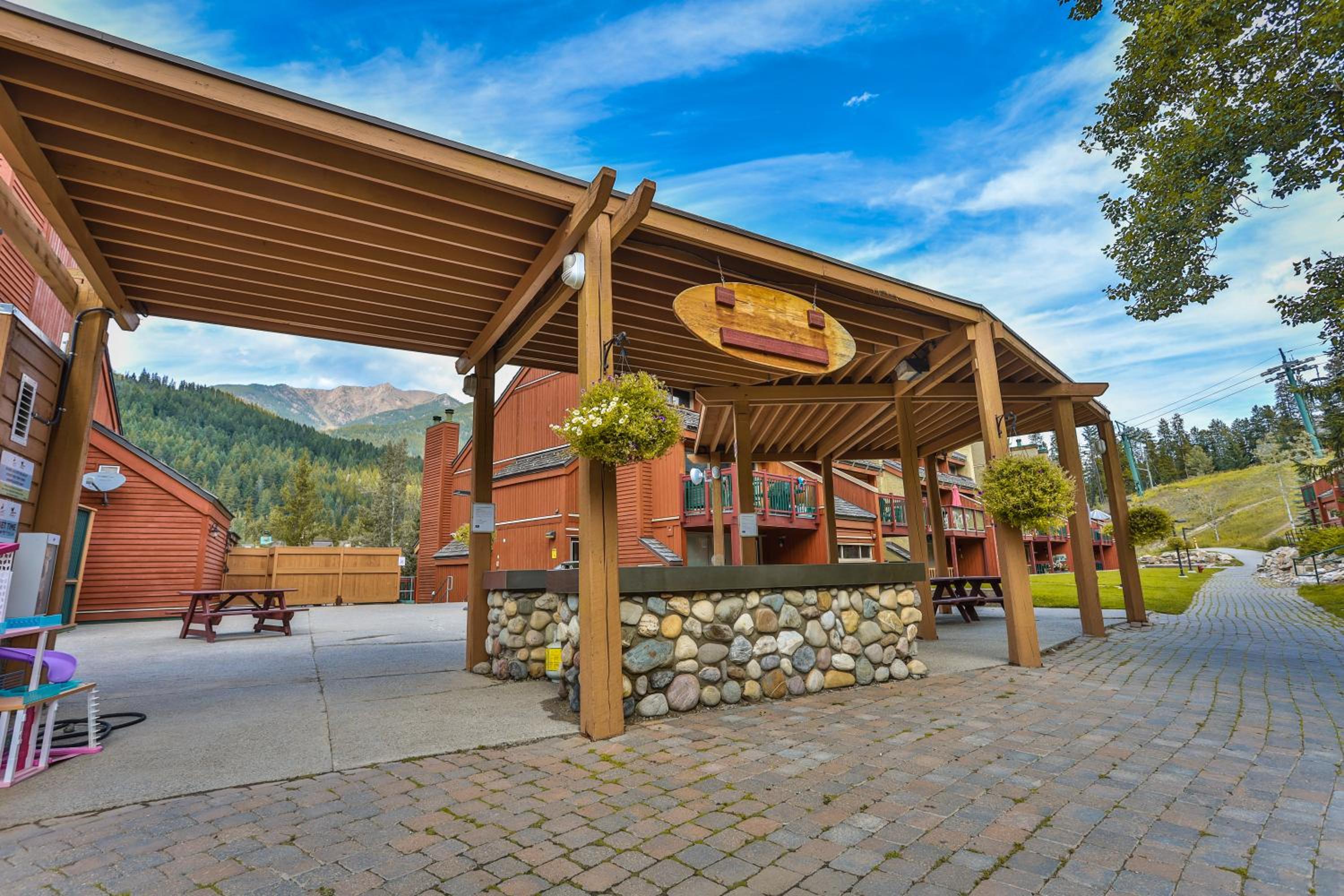 Horsethief Lodge by StayIn - Image 3