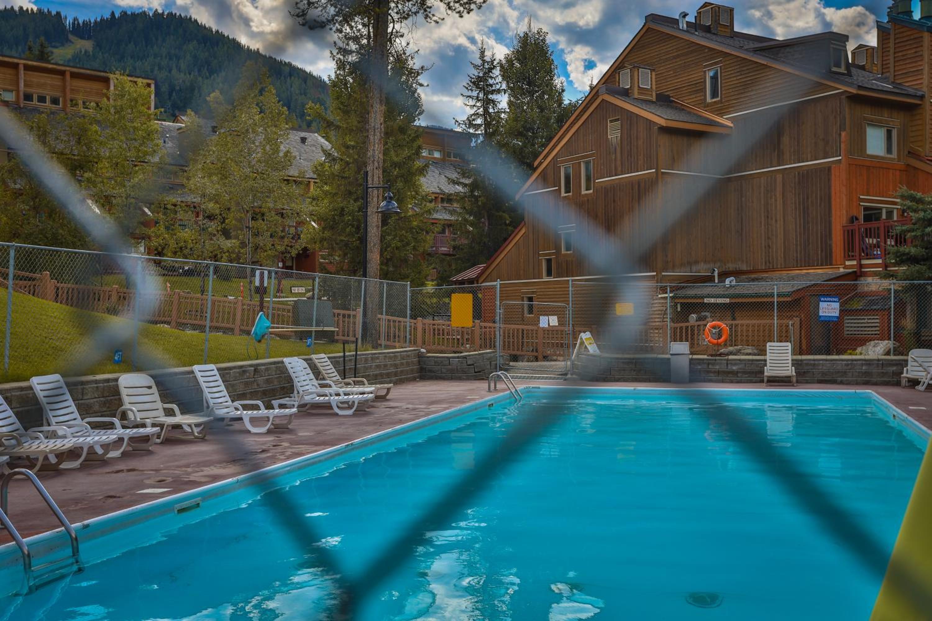 Horsethief Lodge by StayIn - Image 4