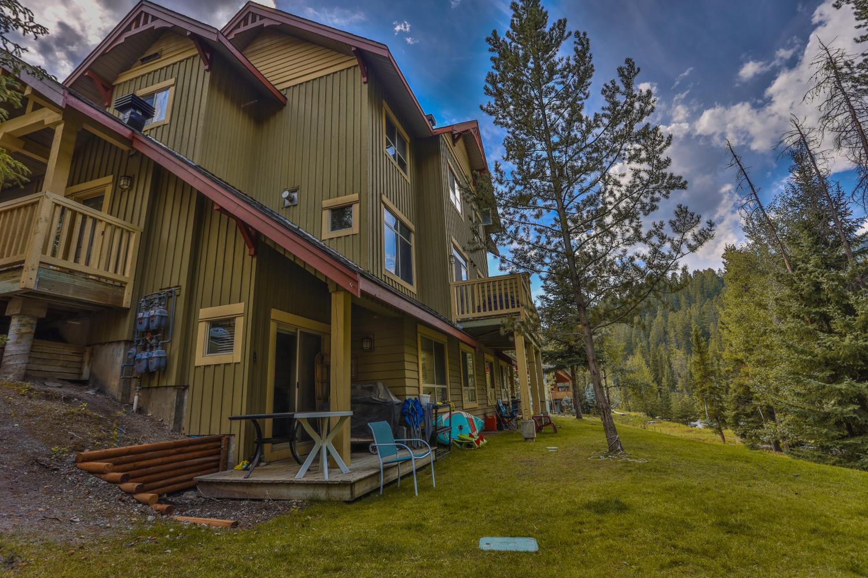 Horsethief Lodge by StayIn