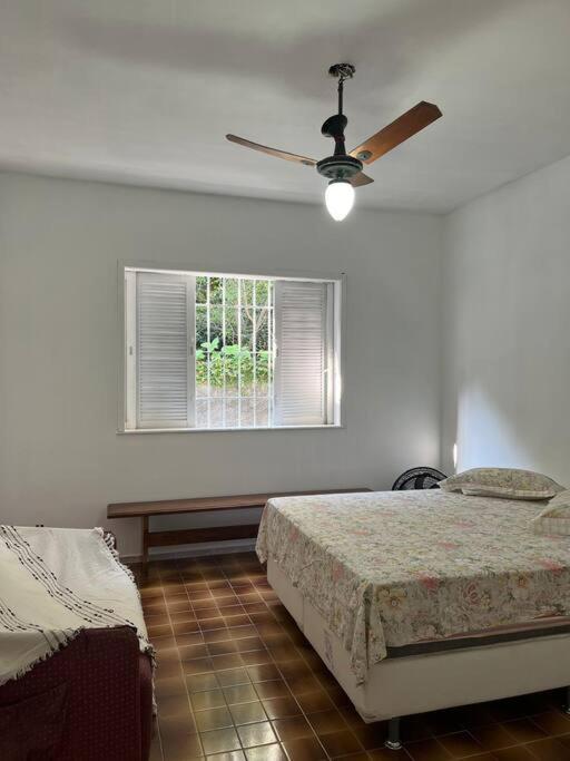 CASA EM FRENTE A LAGOA DE ARARUAMA - no CENTRO - 3 QUARTOS E 3 BANHEIROS