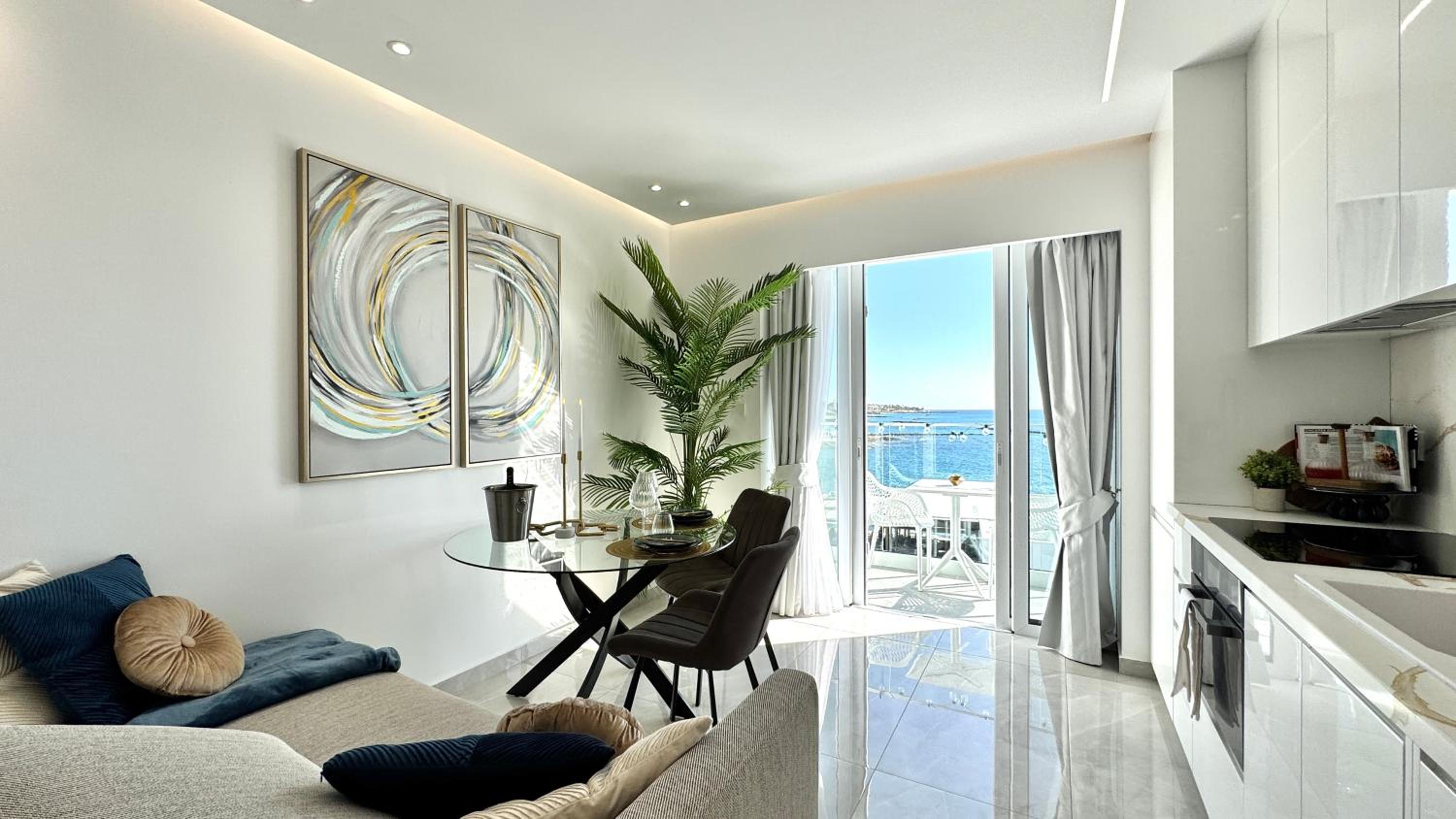THE OCEAN - Luxury Apartment at the Harbor