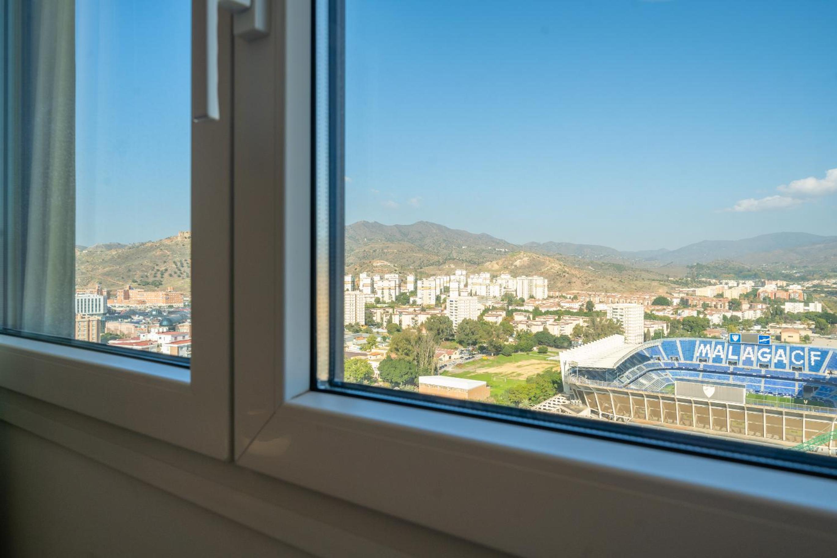 XPCE URBAN 3 Malaga Skyline - Parking Free