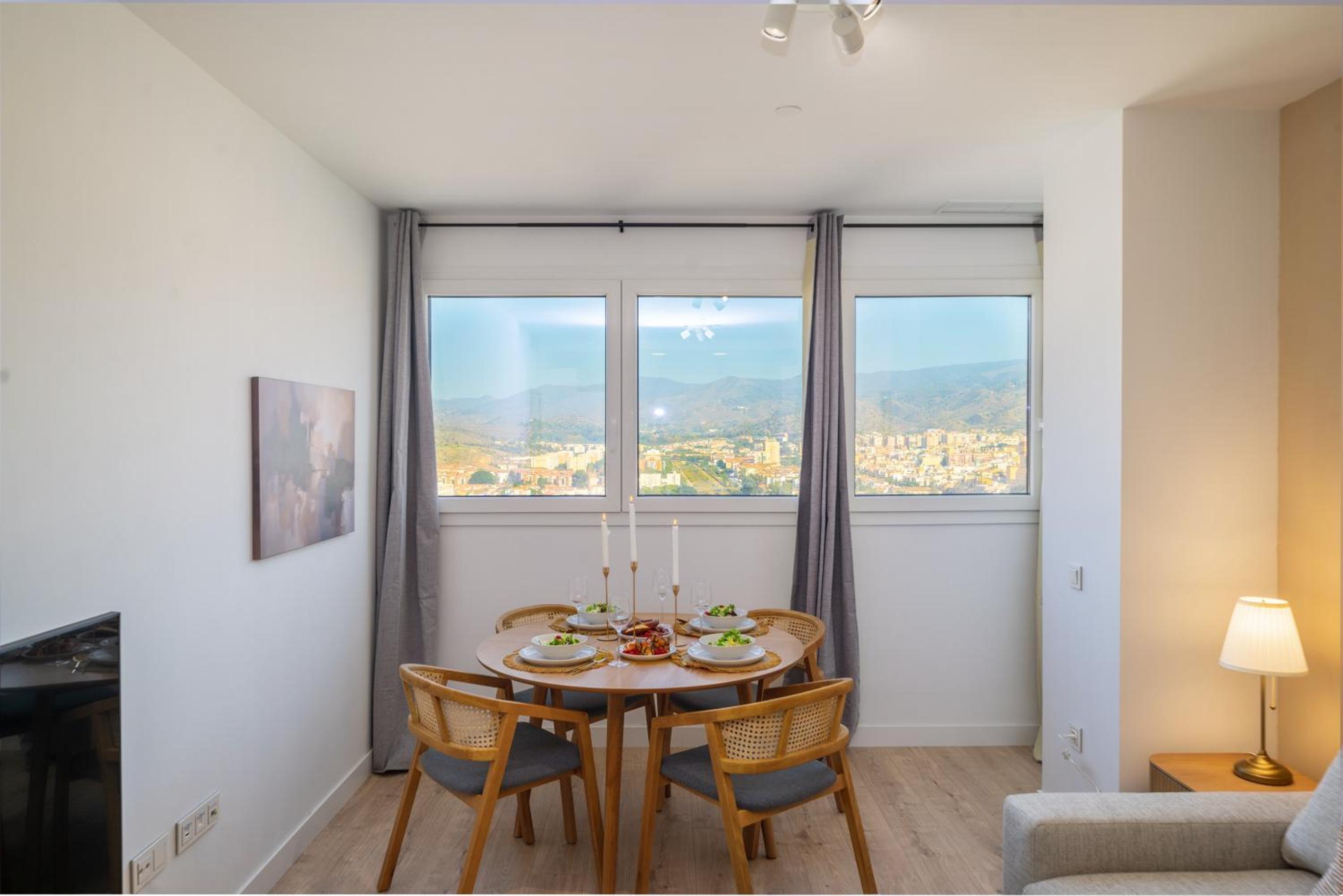 XPCE URBAN 3 Malaga Skyline - Parking Free