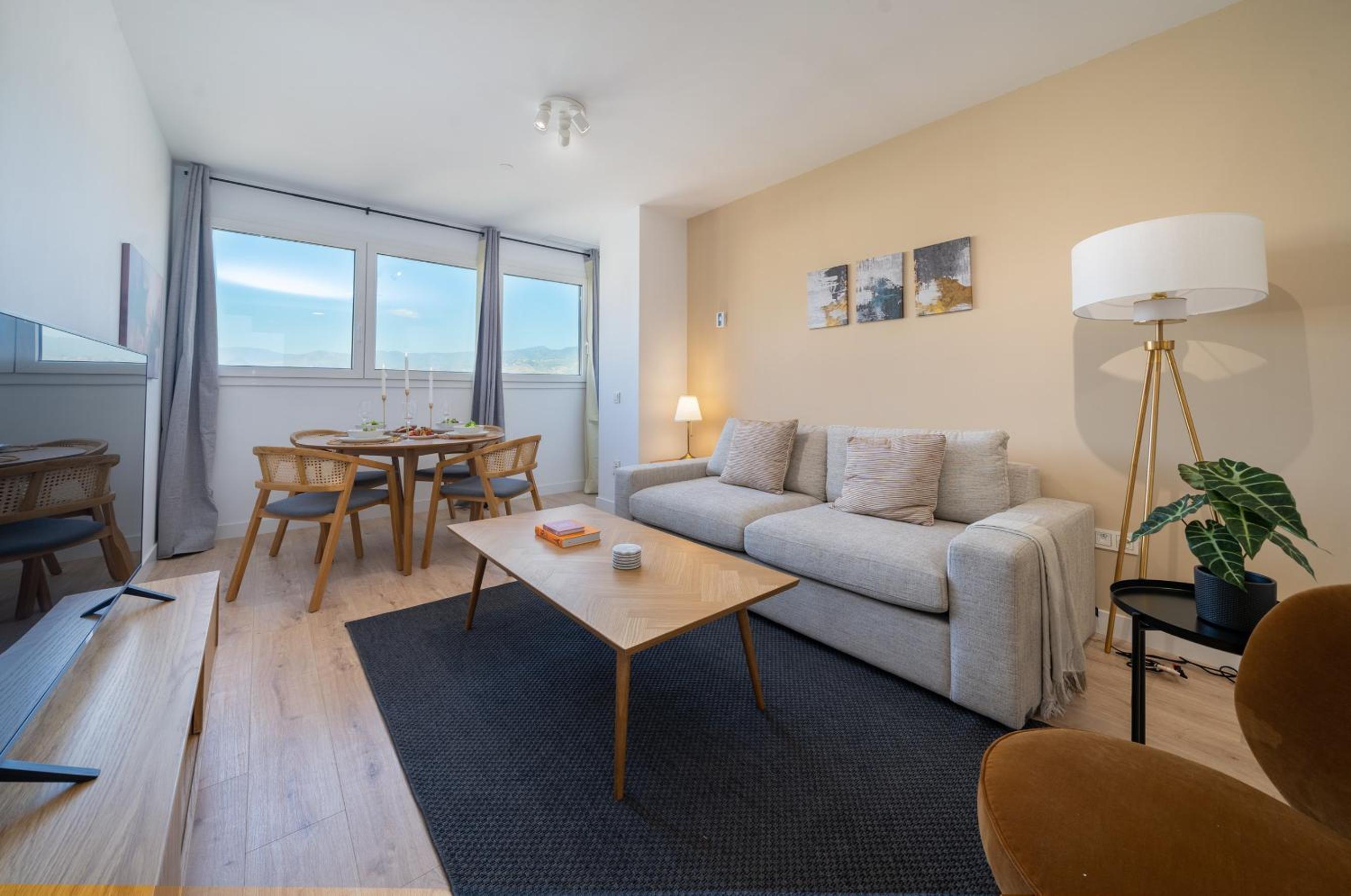 XPCE URBAN 3 Malaga Skyline - Parking Free