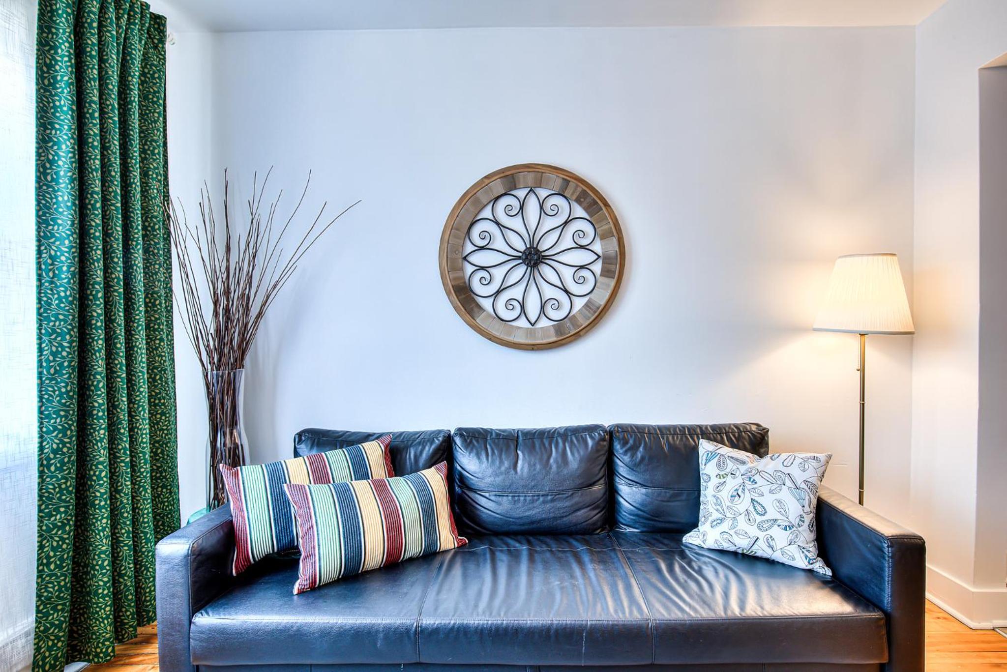 Plateau Escape & Nightlife Adventures! Downtown Super Value! Full 1BR Apartments