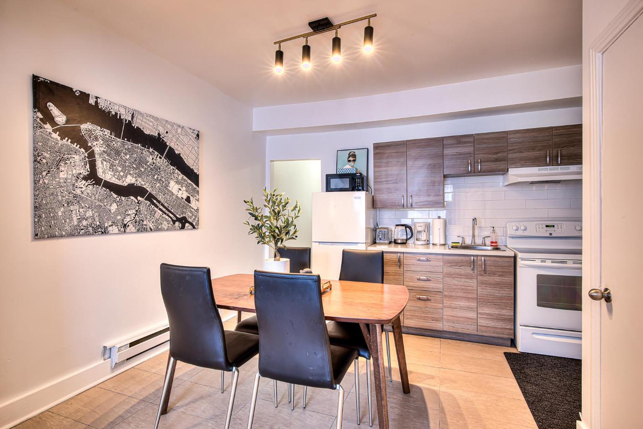 Plateau Escape & Nightlife Adventures! Downtown Super Value! Full 1BR Apartments