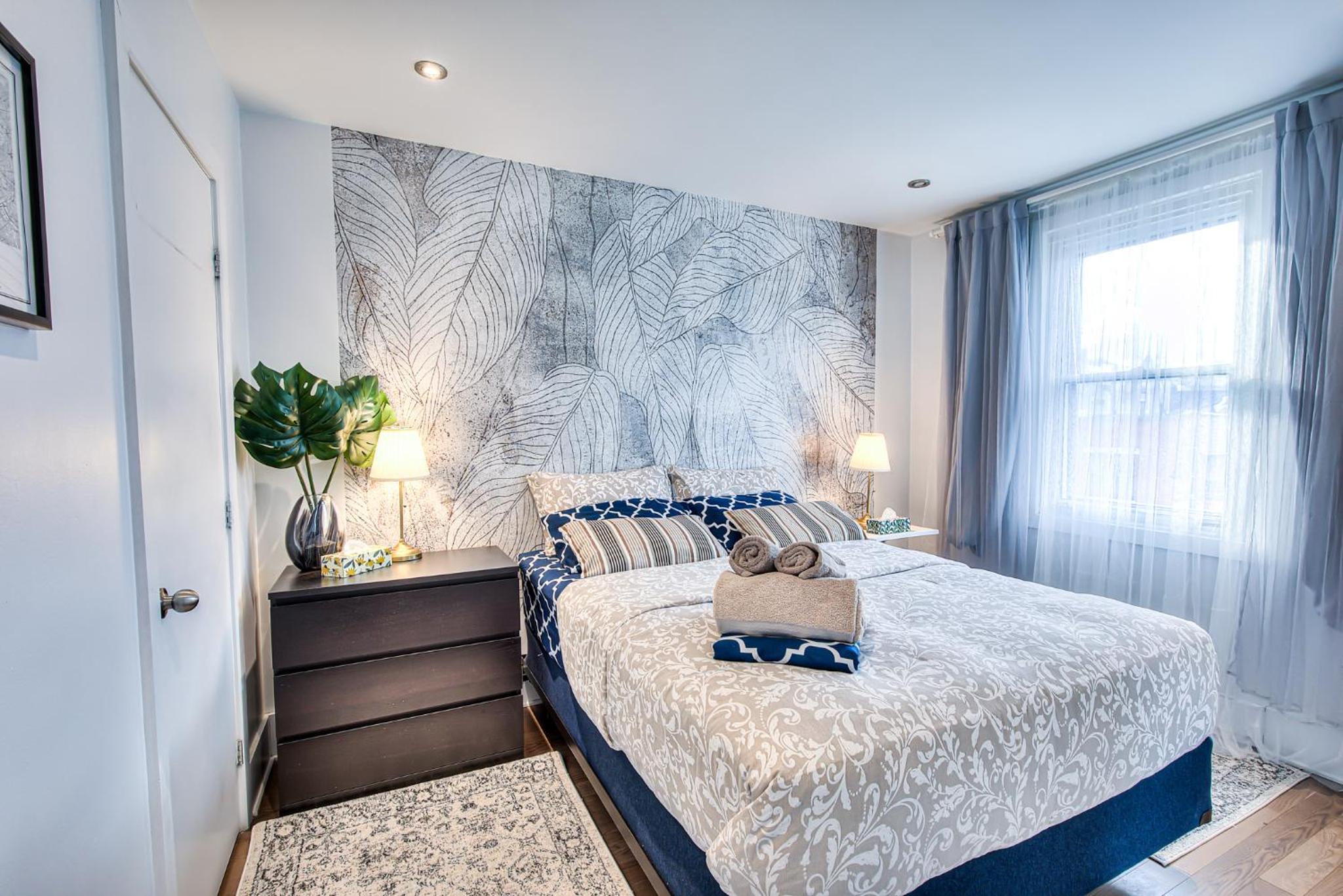 Plateau Escape & Nightlife Adventures! Downtown Super Value! Full 1BR Apartments