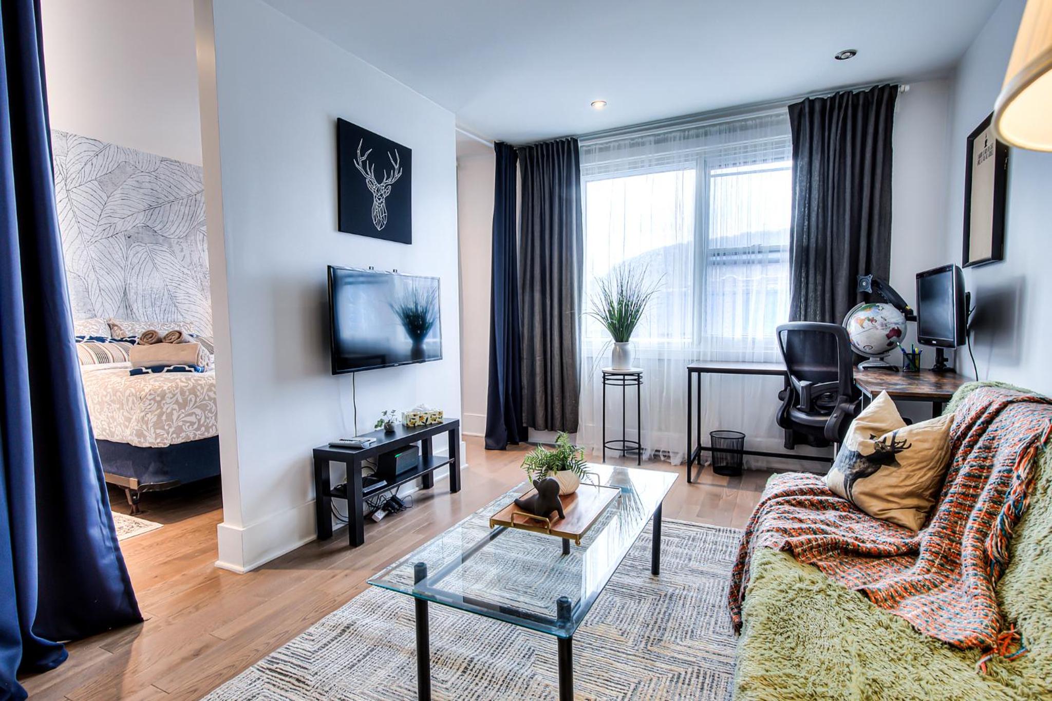 Plateau Escape & Nightlife Adventures! Downtown Super Value! Full 1BR Apartments