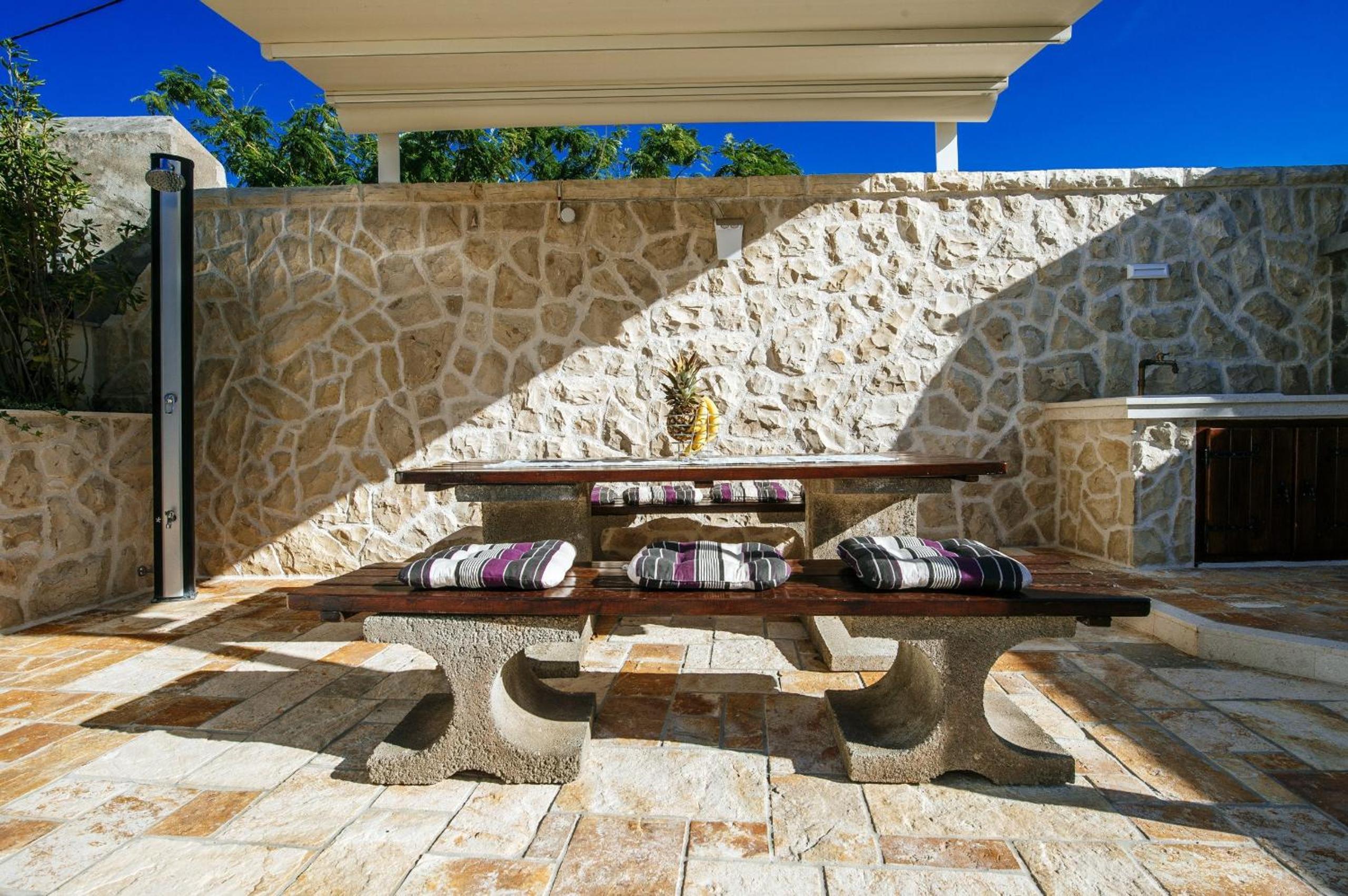 MY DALMATIA - Holiday home Castelo Coza with private pool view 2
