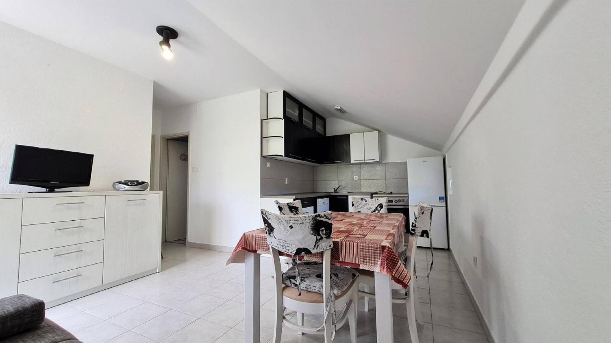 MY DALMATIA - Holiday home Franka near the beach view 2