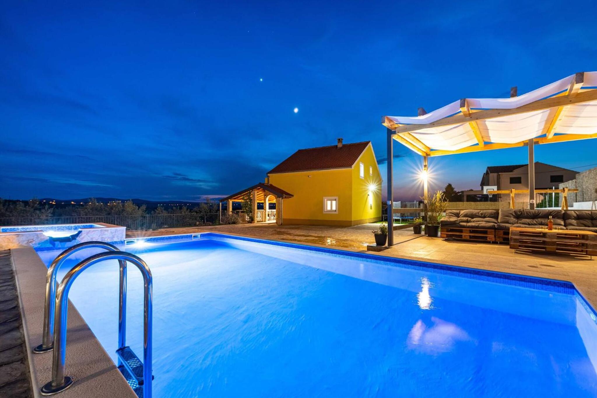 MY DALMATIA - Holiday home Agro Casa with private heated pool view 5