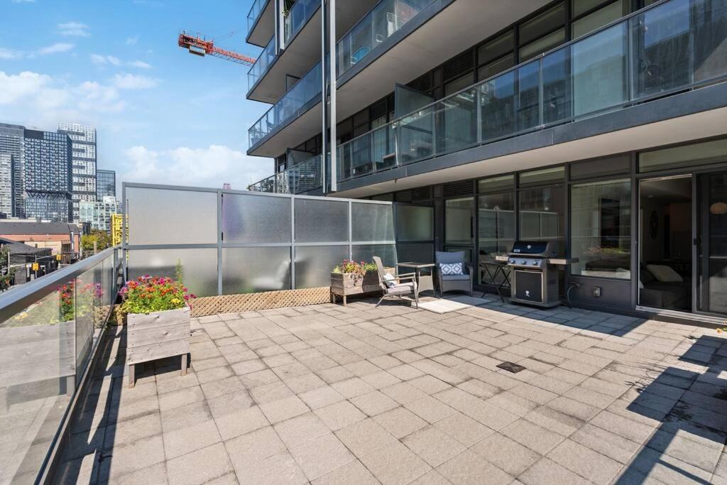 Stylish 2BR Urban Escape, BBQ, Private Terrace