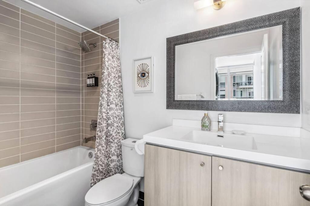 Stylish 2BR Urban Escape, BBQ, Private Terrace