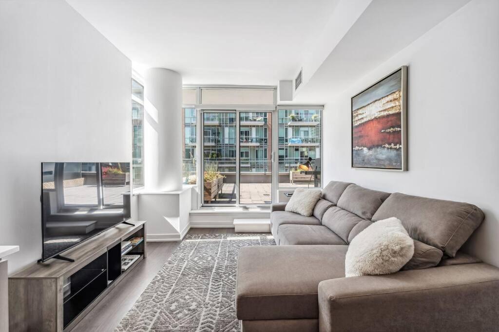 Stylish 2BR Urban Escape, BBQ, Private Terrace