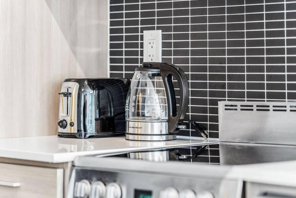 Stylish 2BR Urban Escape, BBQ, Private Terrace