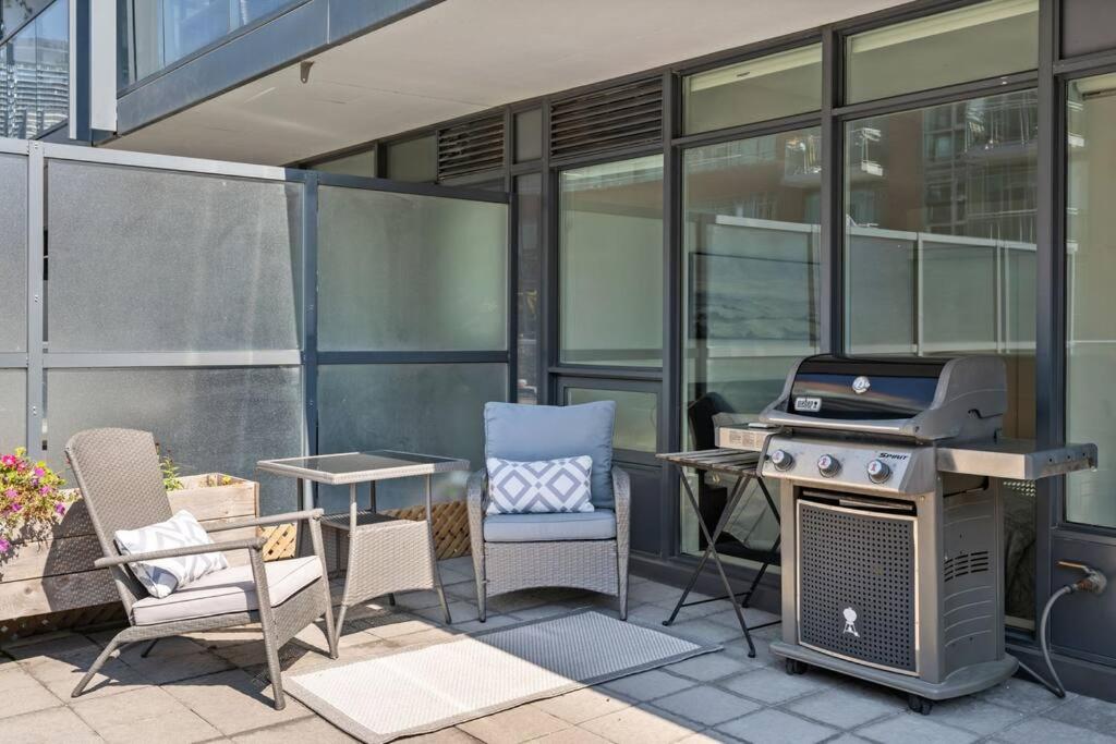 Stylish 2BR Urban Escape, BBQ, Private Terrace