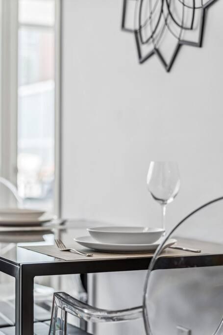 Stylish 2BR Urban Escape, BBQ, Private Terrace
