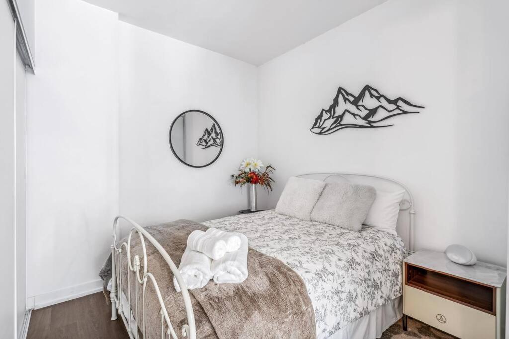 Stylish 2BR Urban Escape, BBQ, Private Terrace