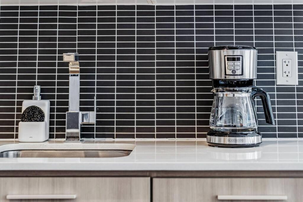 Stylish 2BR Urban Escape, BBQ, Private Terrace