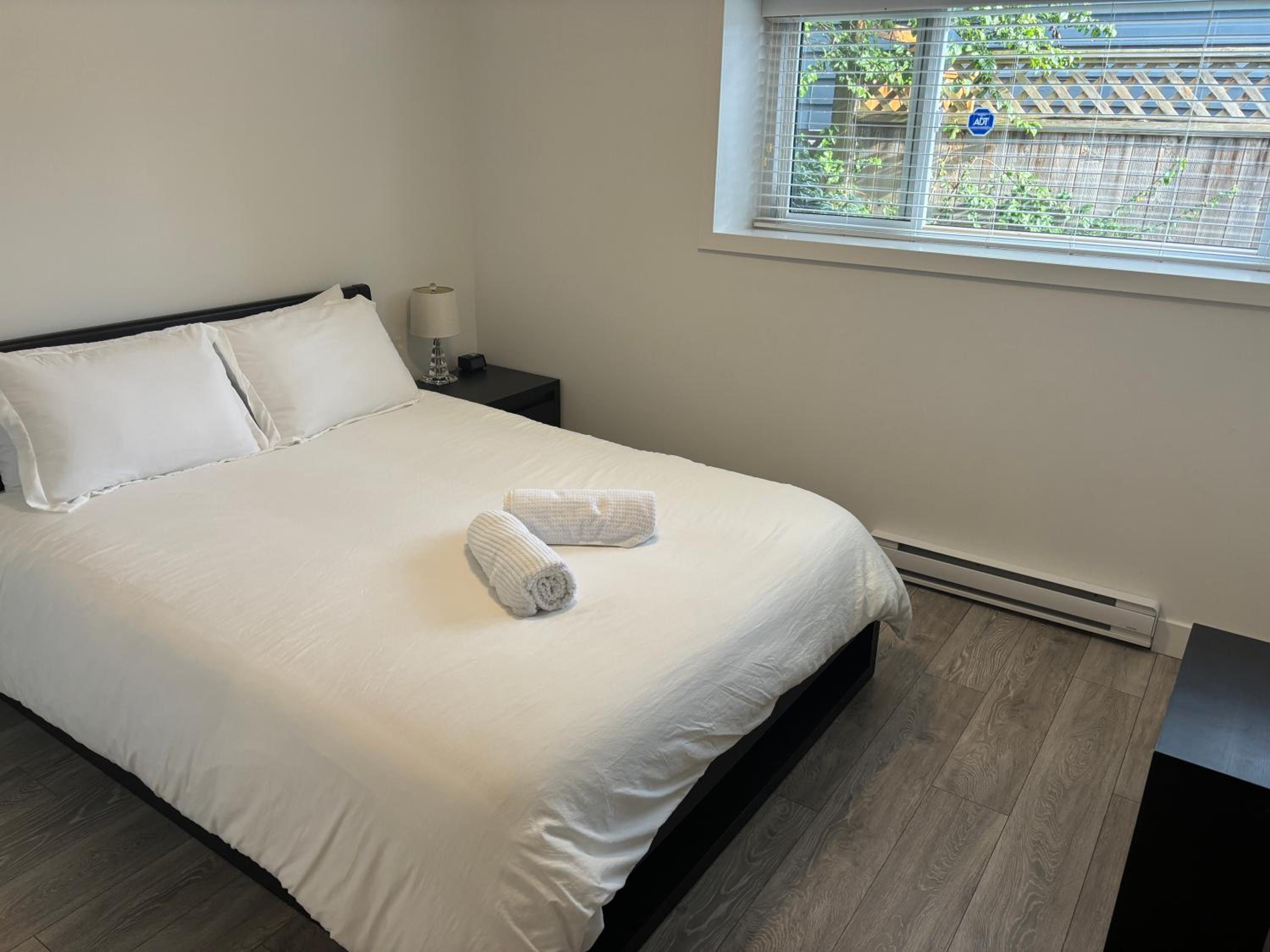 Large 2 bedroom private suite !