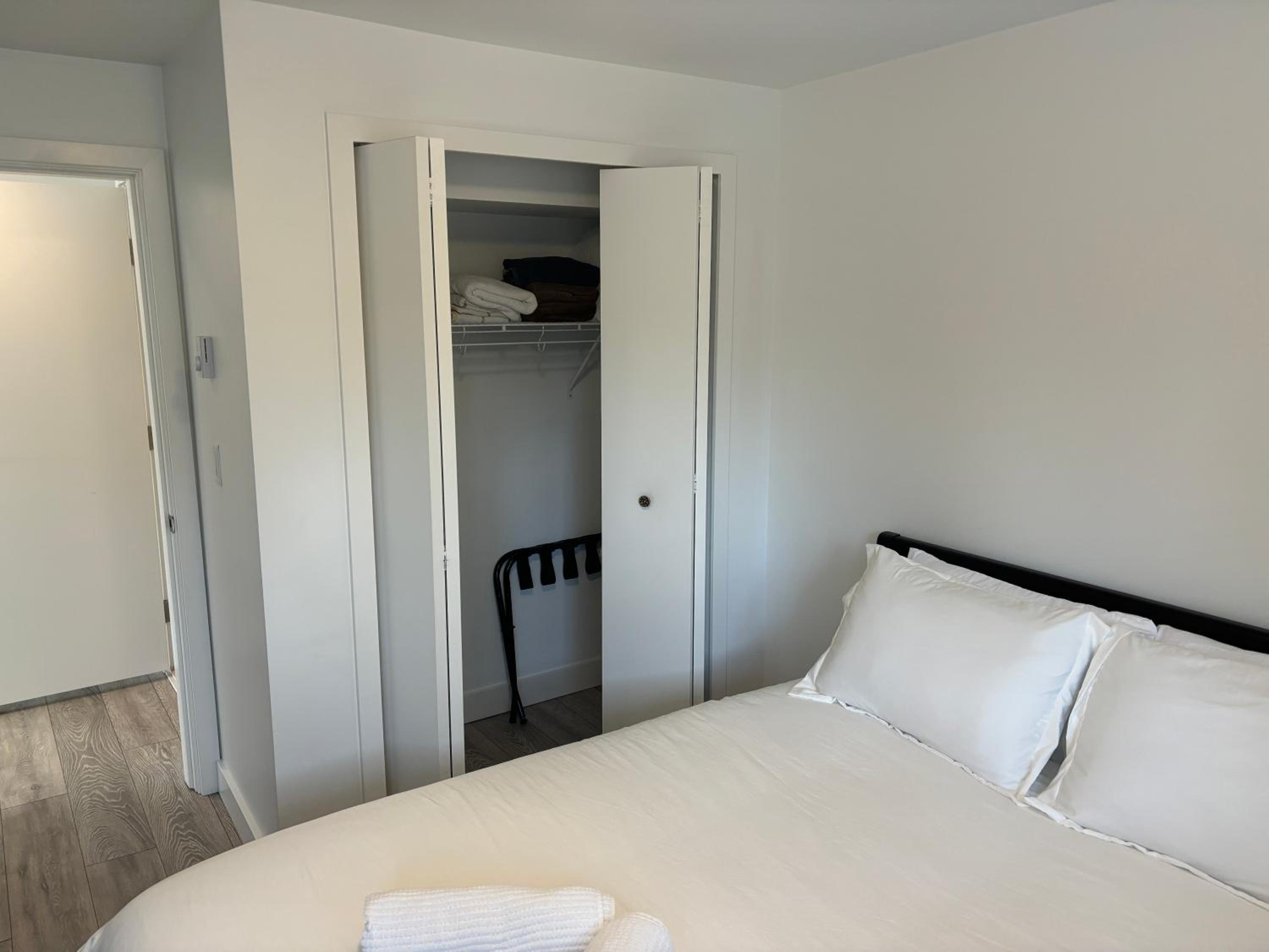 Large 2 bedroom private suite !