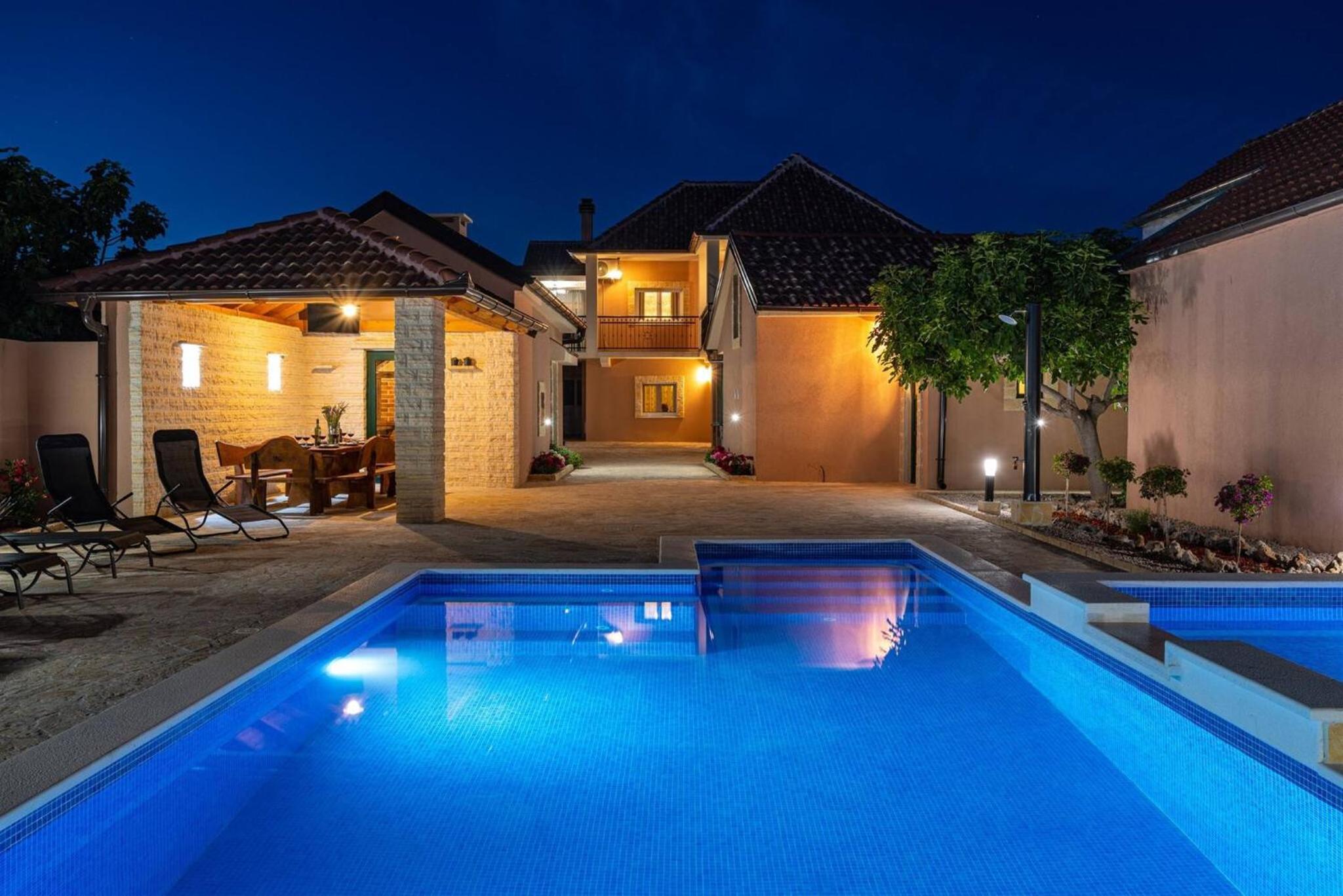 MY DALMATIA - Holiday home Lana with private heated pool and sauna view 5