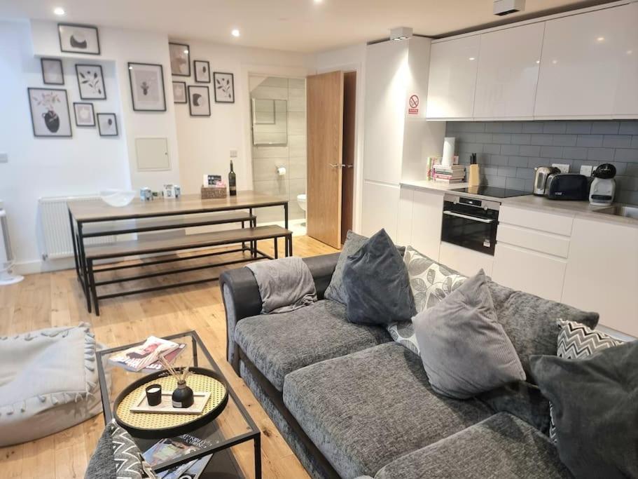 Large Duplex Flat at London Bridge