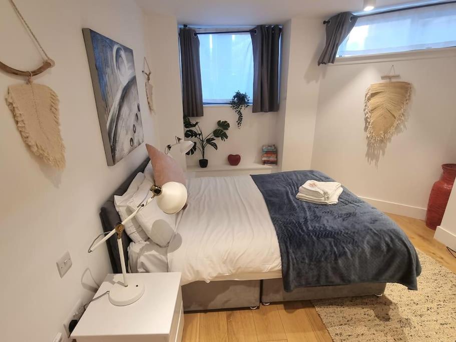 Large Duplex Flat at London Bridge