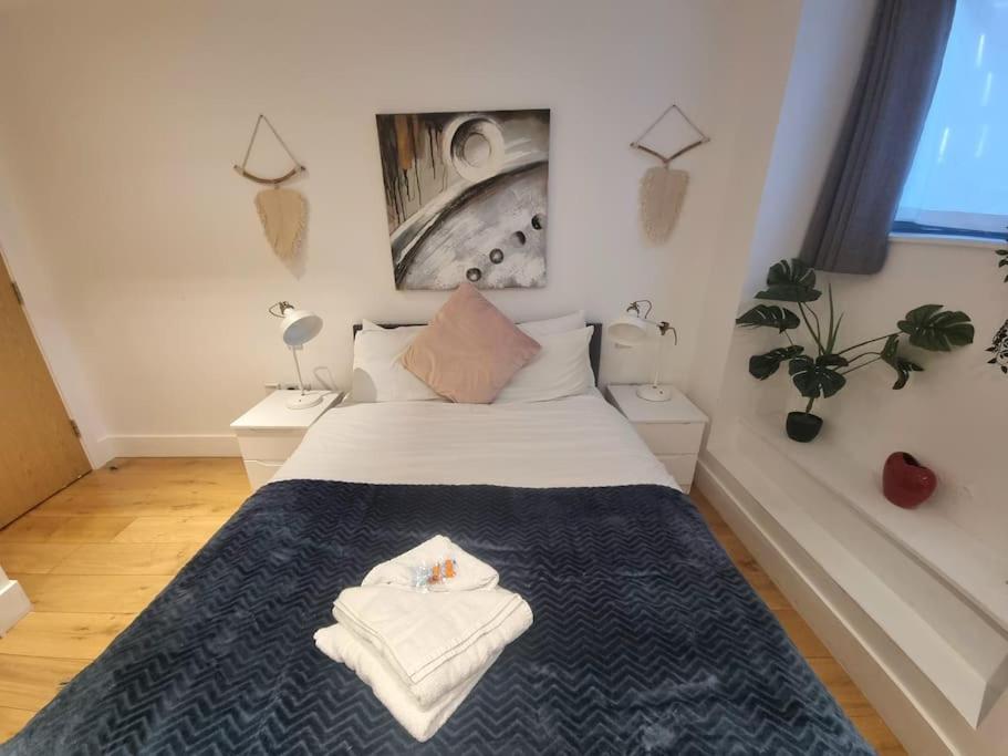 Large Duplex Flat at London Bridge