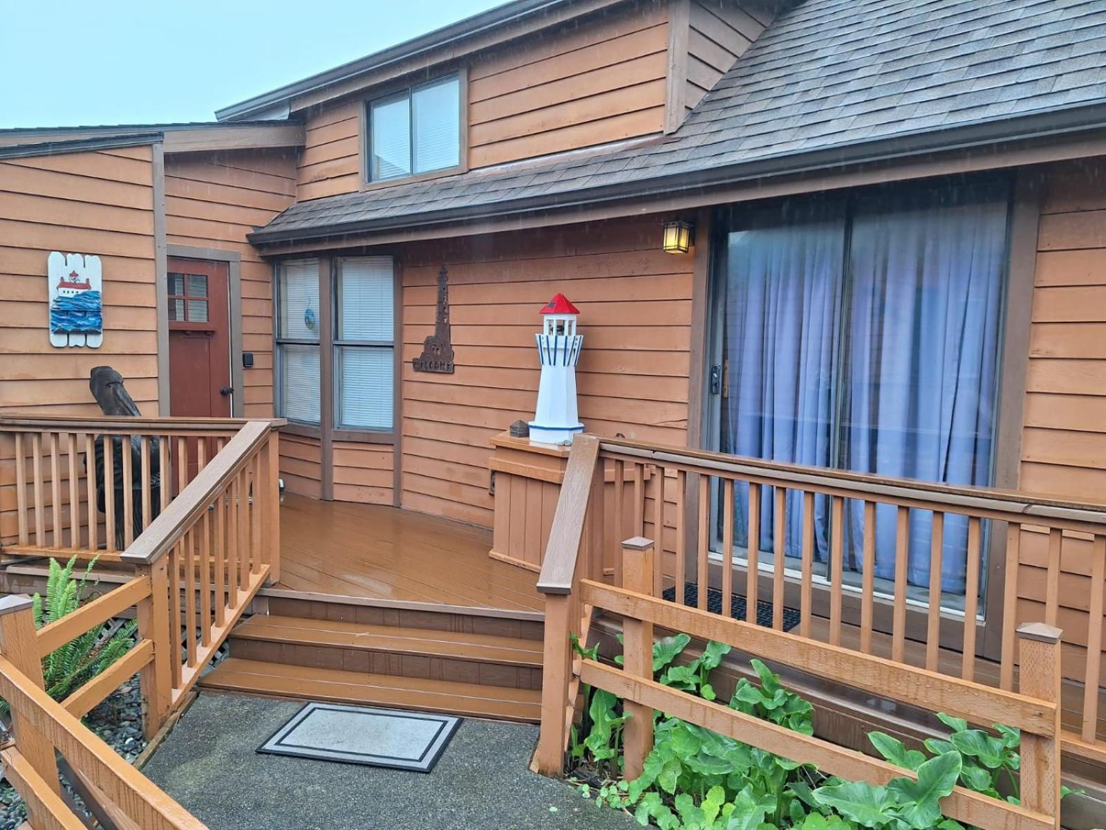 Hotel Luxurious Oceanfront Cabin 7 Getaway W Hot Tub