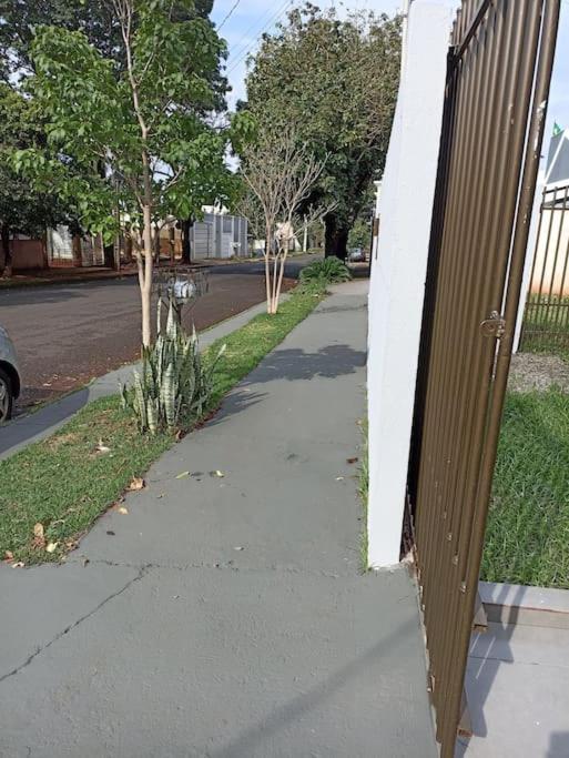 Casa com 2 quartos, ar e garagem!