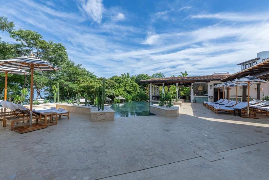 Stylish Condo in the Heart of Las Catalinas with Vibrant Design & Exclusive Beach Club Access