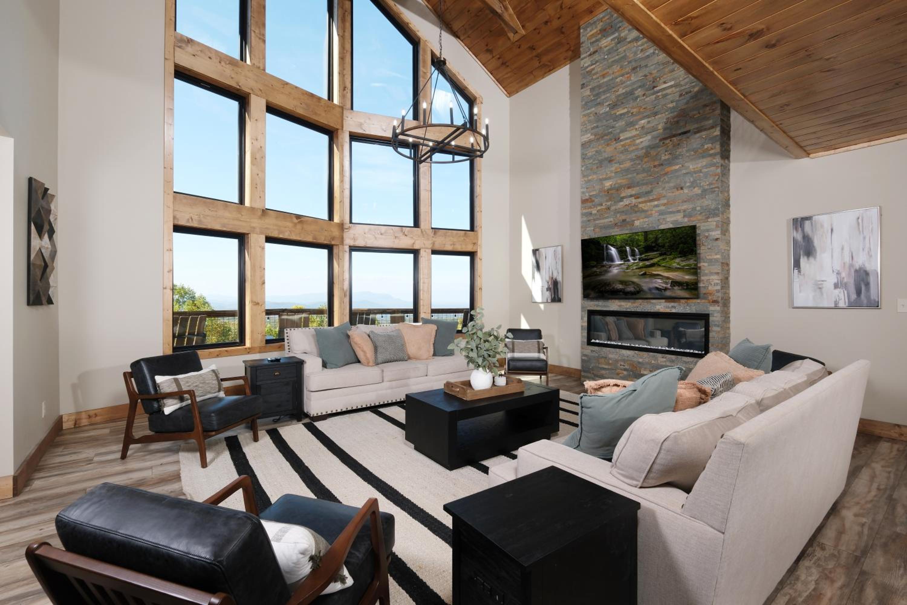 Smoky Skies By Colonial Properties view 3